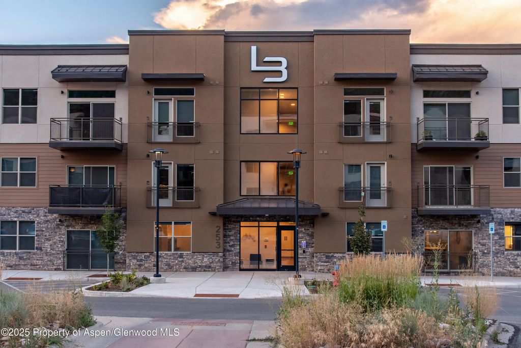 40 of 45 - 253 Wulfsohn Road 211, Glenwood Springs, CO