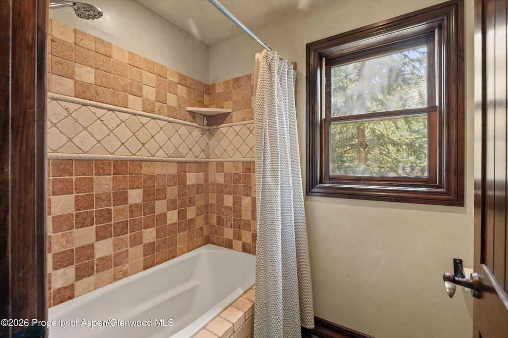 21 of 39 - 845 Hillcrest Drive, Basalt, CO