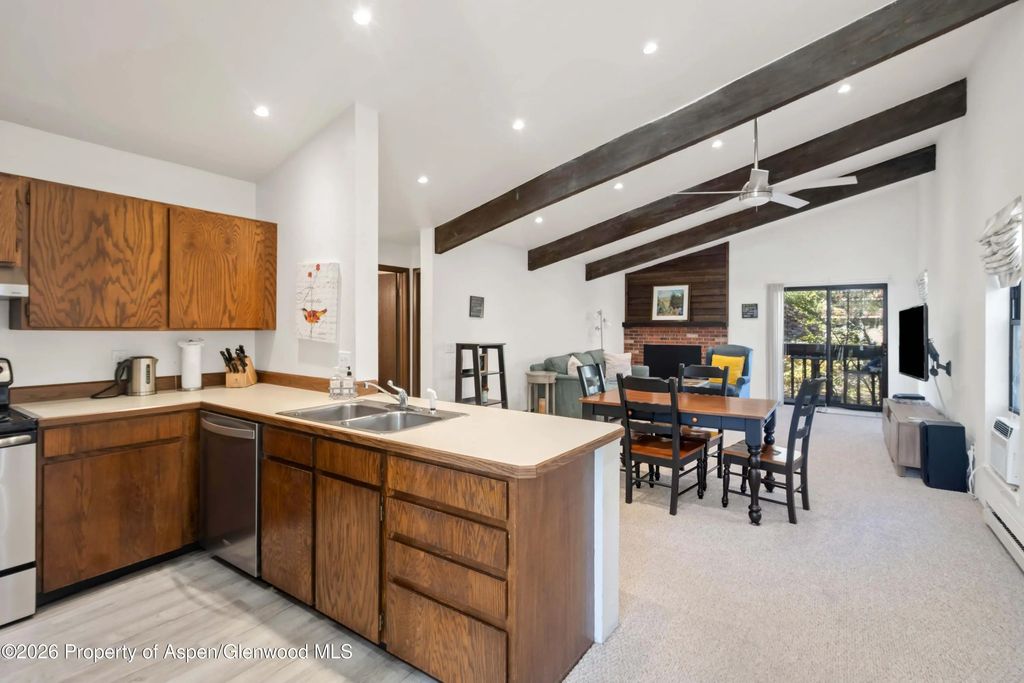 6 of 19 - 2505 Cisar Court 3d, Glenwood Springs, CO