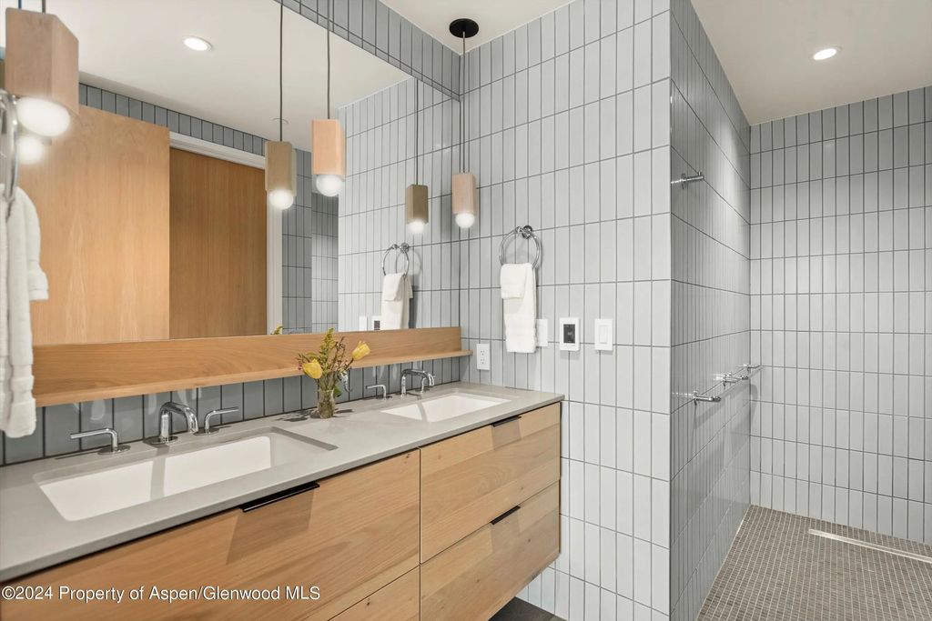 6 of 28 - 119 Wood Road 608, Snowmass Village, CO