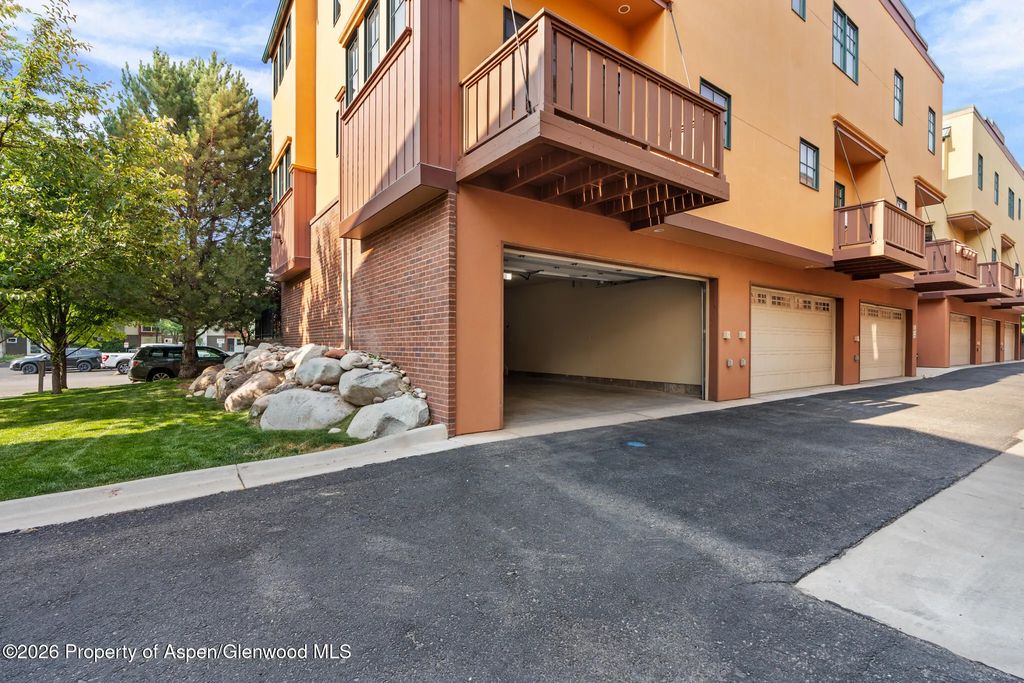 10 of 33 - 1032 Colorado Avenue, Carbondale, CO