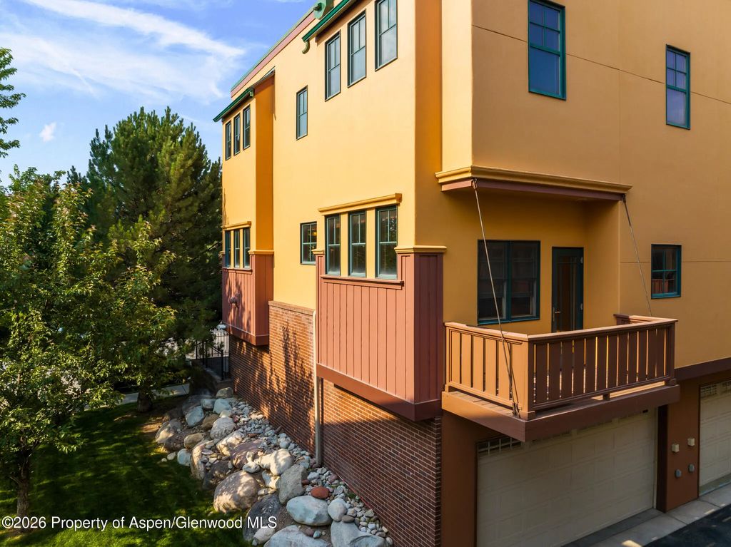 8 of 33 - 1032 Colorado Avenue, Carbondale, CO