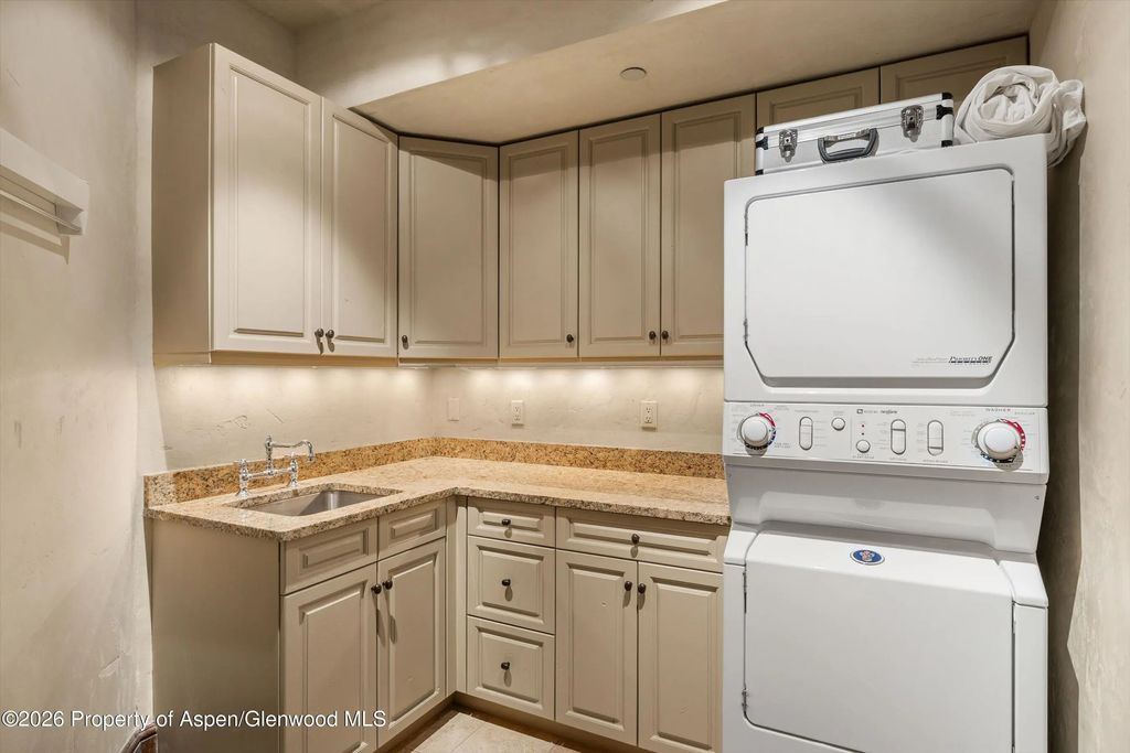 29 of 44 - 268 Mountain Laurel Drive, Aspen, CO