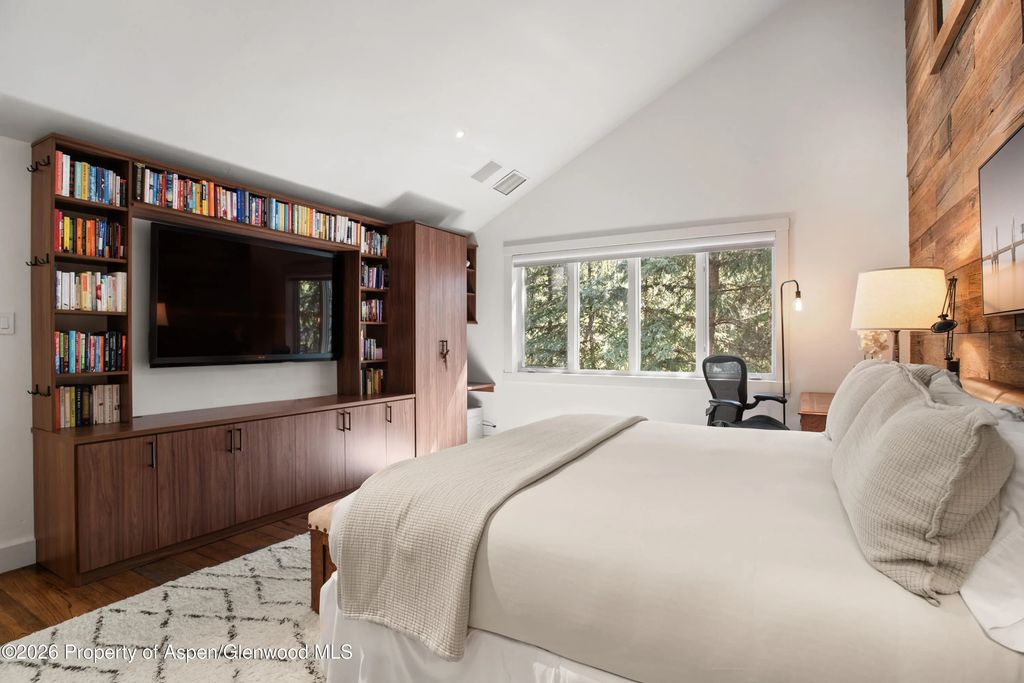 12 of 32 - 901 W Francis Street, Aspen, CO