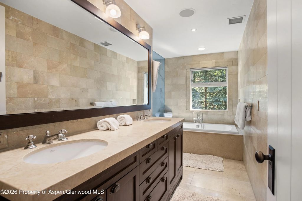 13 of 32 - 901 W Francis Street, Aspen, CO