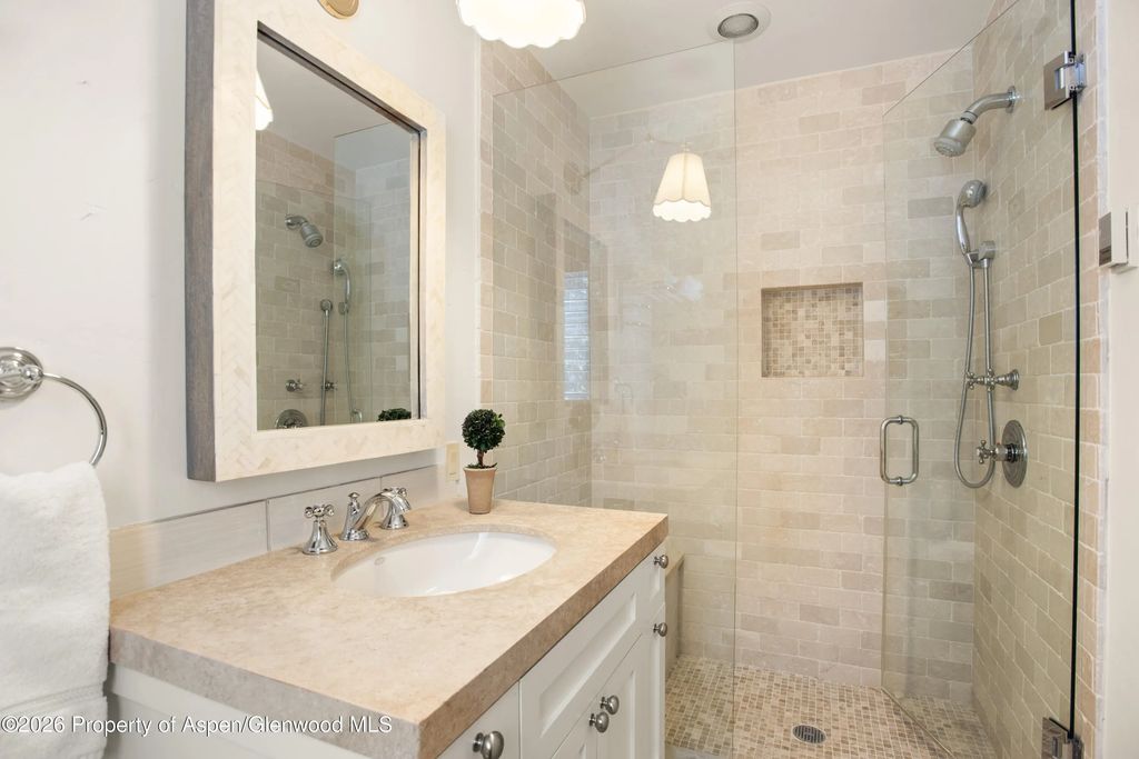 19 of 32 - 901 W Francis Street, Aspen, CO