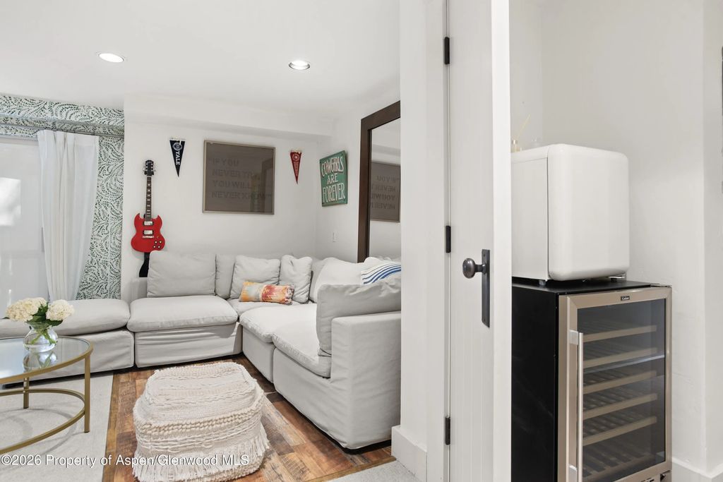 26 of 32 - 901 W Francis Street, Aspen, CO