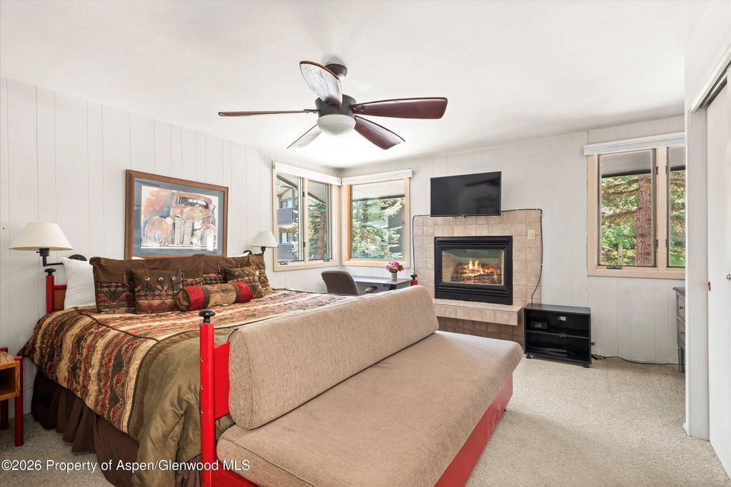 10 of 16 - 135 Carriage Way 7, Snowmass Village, CO