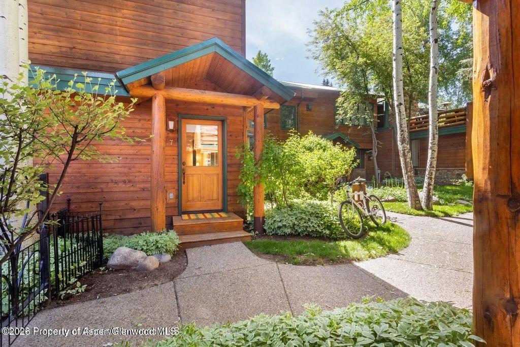 8 of 12 - 960 E Durant Avenue 7, Aspen, CO
