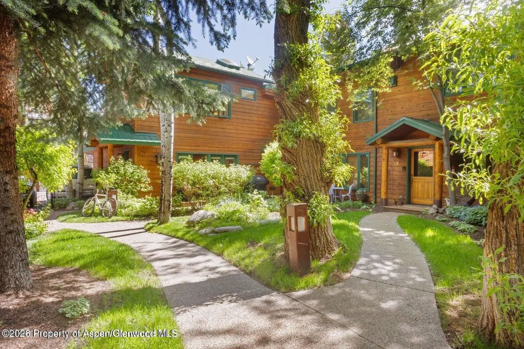 9 of 12 - 960 E Durant Avenue 7, Aspen, CO