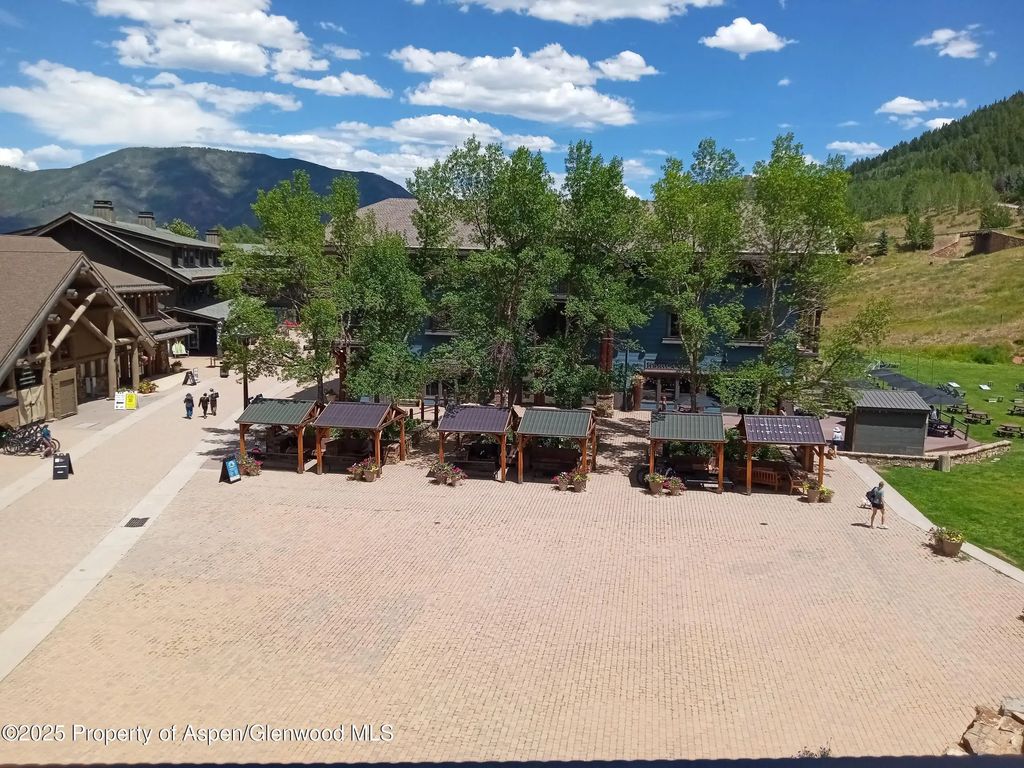 15 of 26 - 0075 Prospector Road Unit 8308 Summer Interest 11, Aspen, CO