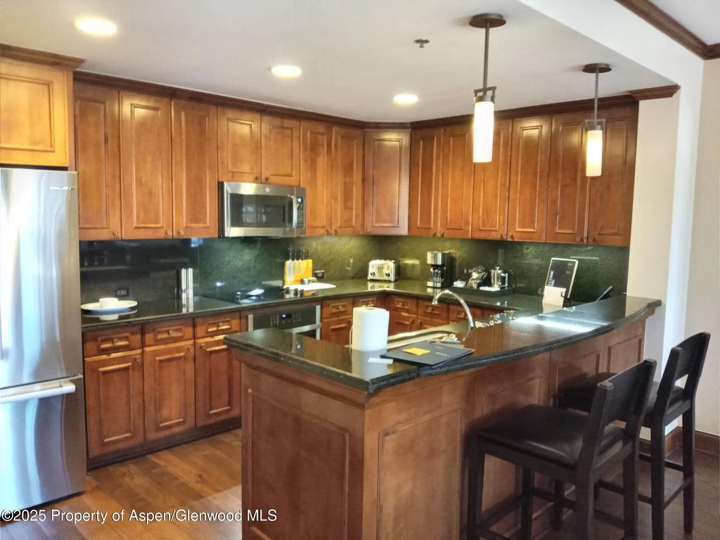 18 of 26 - 0075 Prospector Road Unit 8308 Summer Interest 11, Aspen, CO