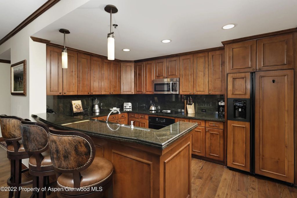 9 of 26 - 0075 Prospector Road Unit 8308 Summer Interest 11, Aspen, CO