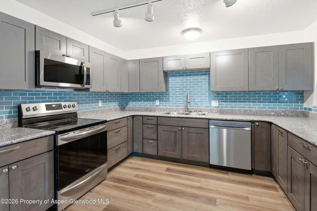 11 of 30 - 1102 Valley View Road, Glenwood Springs, CO