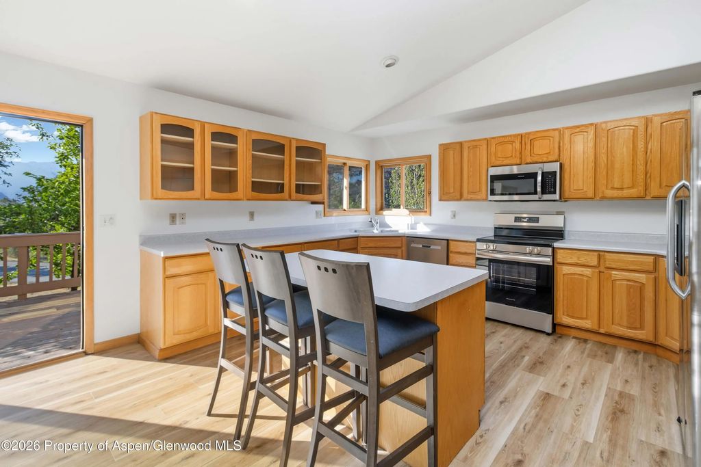 9 of 27 - 484 Canyon Creek Drive, Glenwood Springs, CO