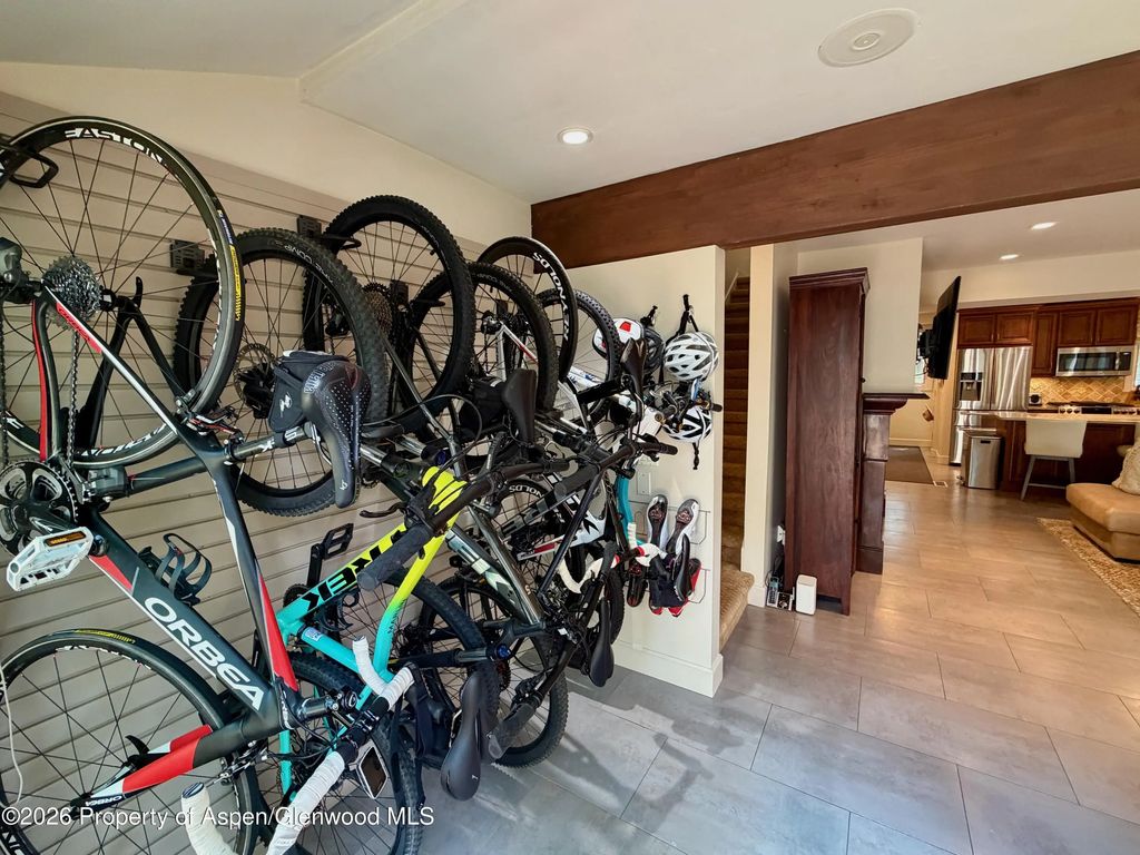 10 of 20 - 100 N 8th Street 7, Aspen, CO
