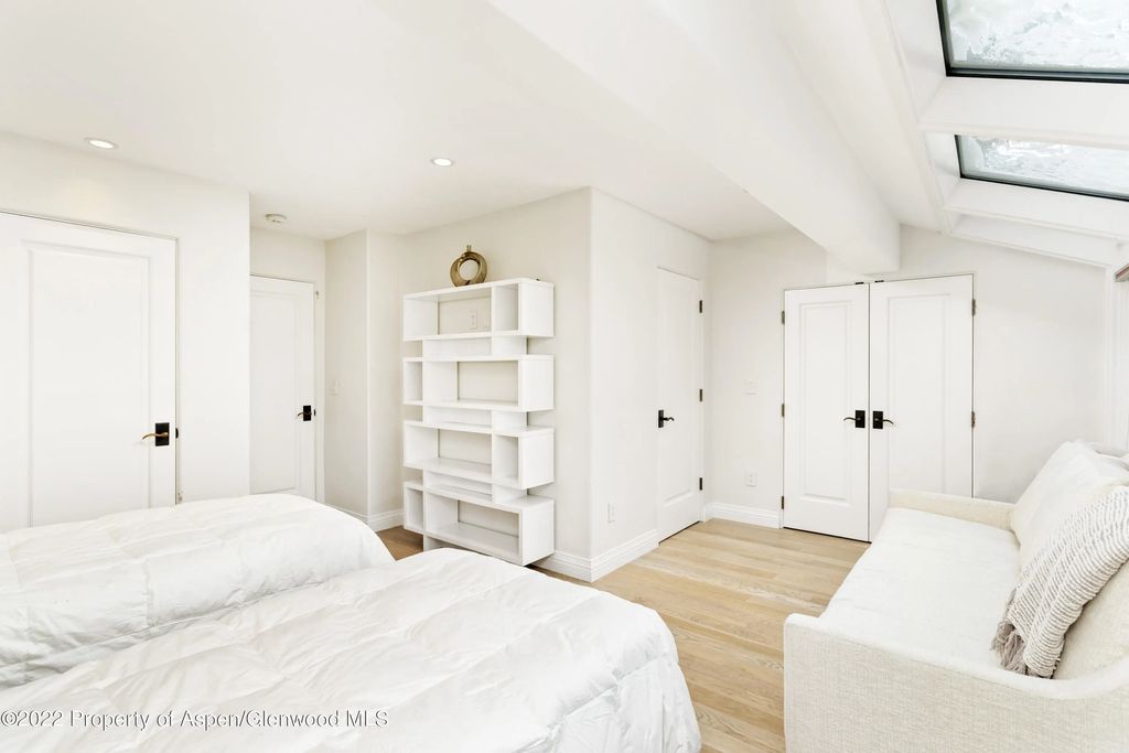 11 of 18 - 100 N 8th Street 20, Aspen, CO