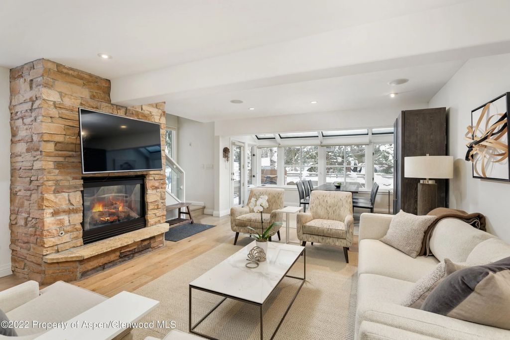 4 of 18 - 100 N 8th Street 20, Aspen, CO