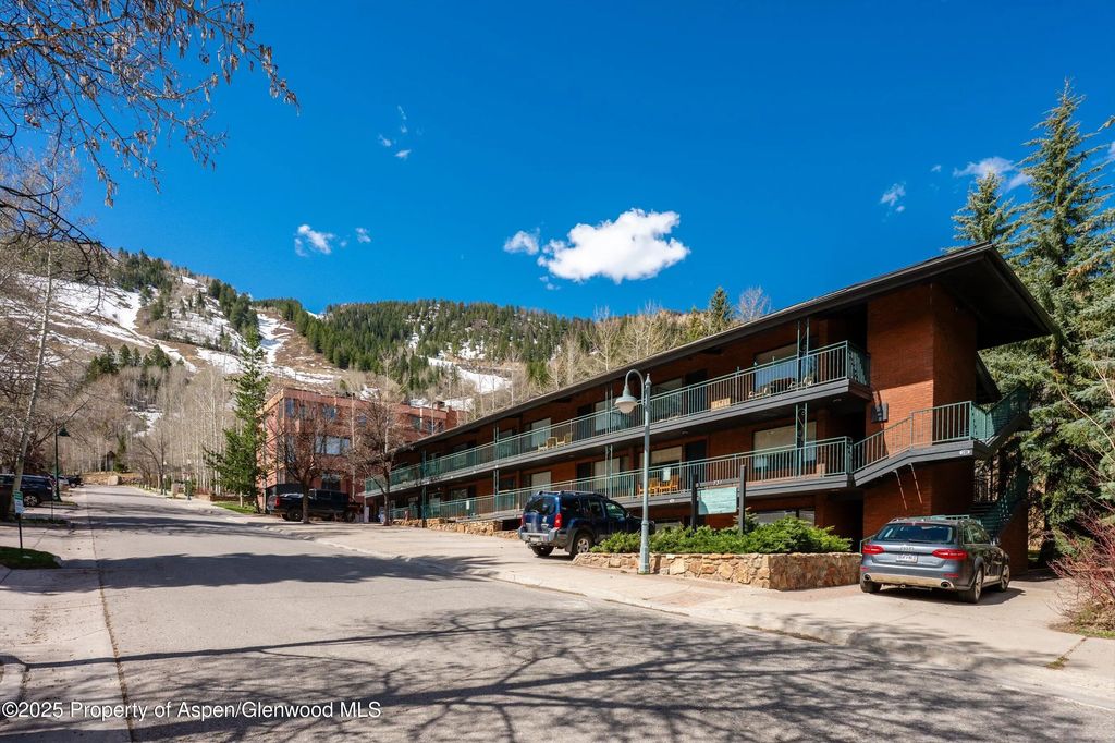 17 of 18 - 731 S Mill Street 2c, Aspen, CO