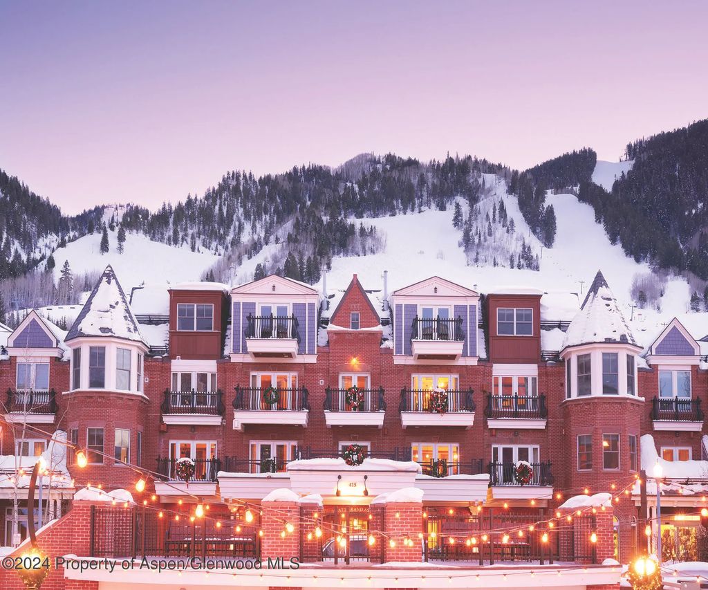 415 E Dean St, #47, Weeks 51/52, Aspen