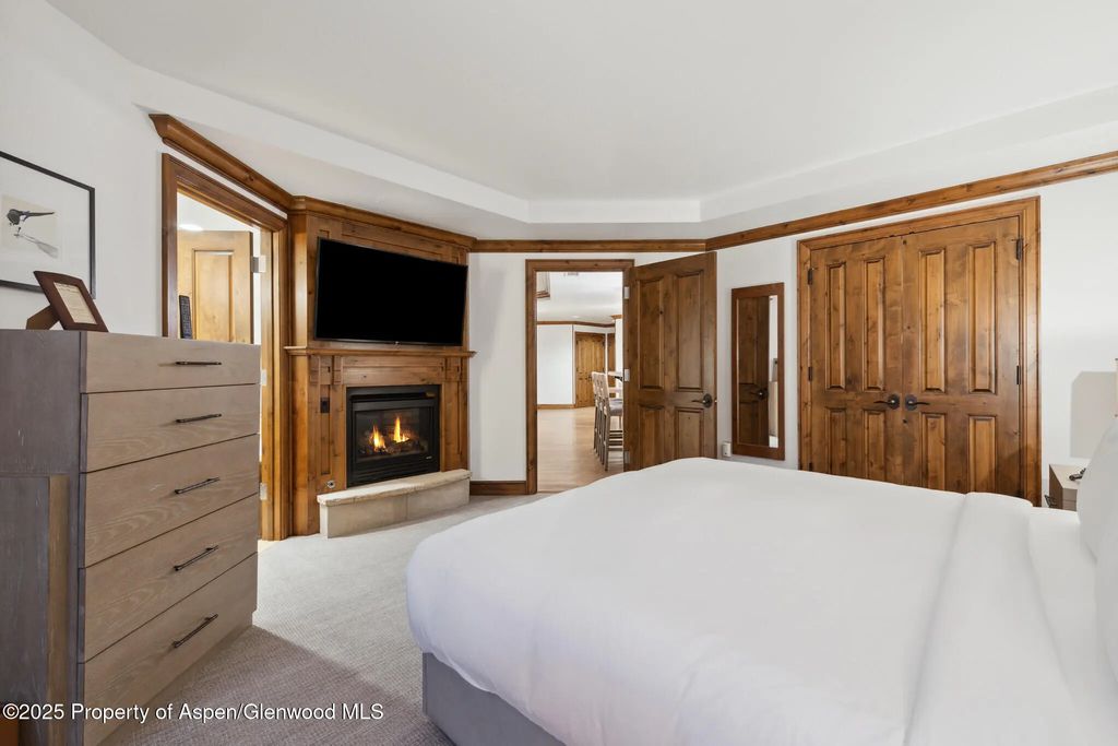 15 of 36 - 415 E Dean St, #47, Weeks 51/52, Aspen, CO