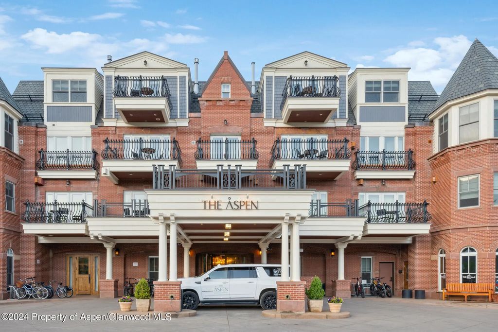 33 of 36 - 415 E Dean St, #47, Weeks 51/52, Aspen, CO