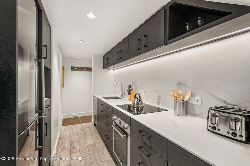 8 of 19 - 690 Carriage Way 304, Snowmass Village, CO