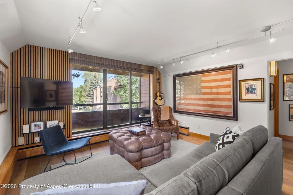 9 of 17 - 1221 Vine Street 1221, Aspen, CO