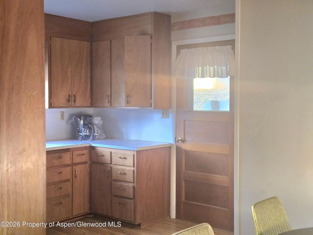 5 of 16 - 922 Lincoln Avenue, Glenwood Springs, CO