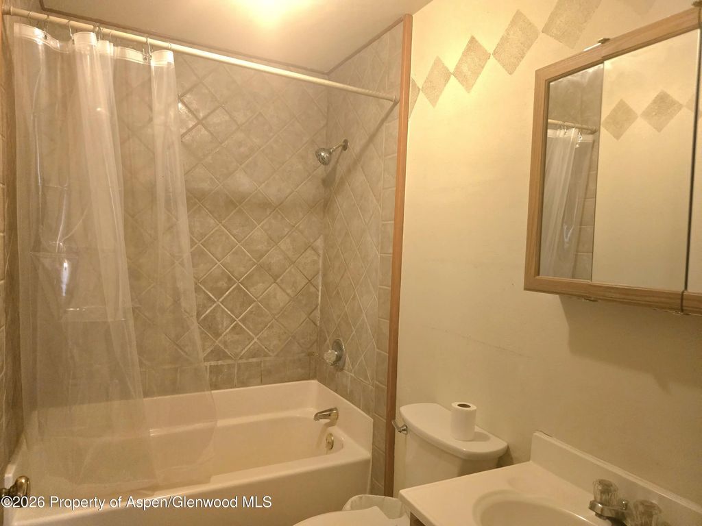 6 of 16 - 922 Lincoln Avenue, Glenwood Springs, CO