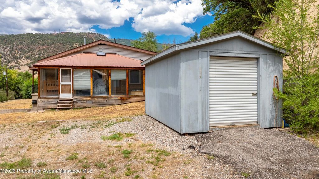 9 of 16 - 922 Lincoln Avenue, Glenwood Springs, CO
