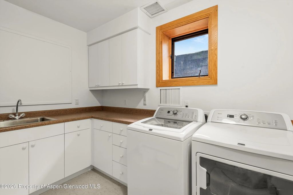 23 of 29 - 413 W Smuggler Street, Aspen, CO
