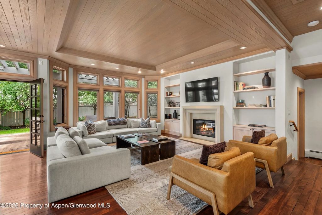 4 of 29 - 413 W Smuggler Street, Aspen, CO