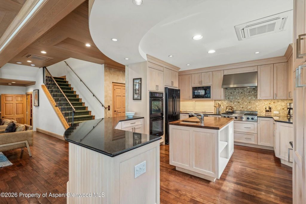 7 of 29 - 413 W Smuggler Street, Aspen, CO