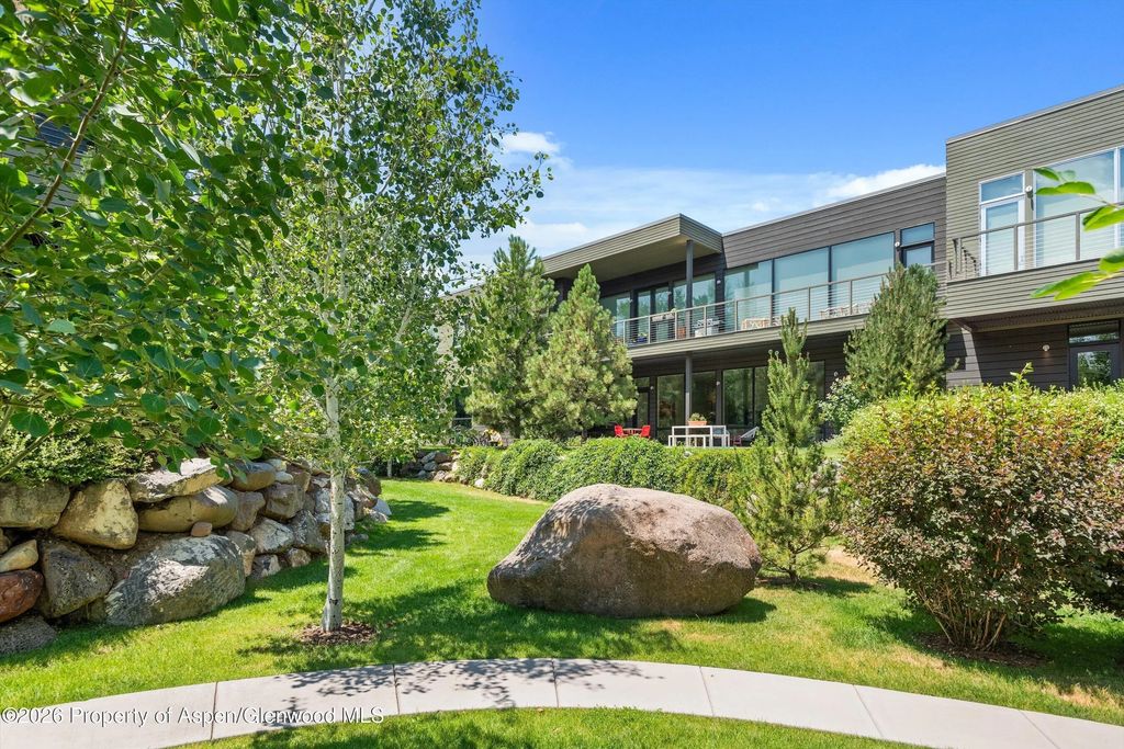 100 Evans Road 104, Basalt