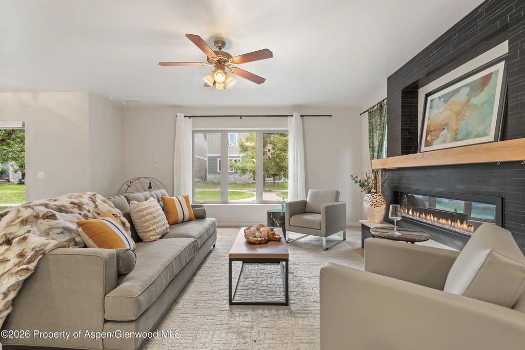 310 Linden Circle, Carbondale