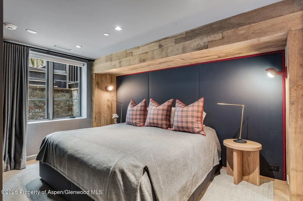 22 of 39 - 500 W Smuggler Street, Aspen, CO