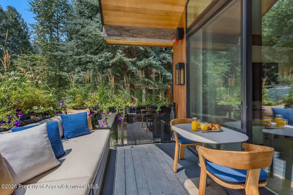 29 of 39 - 500 W Smuggler Street, Aspen, CO