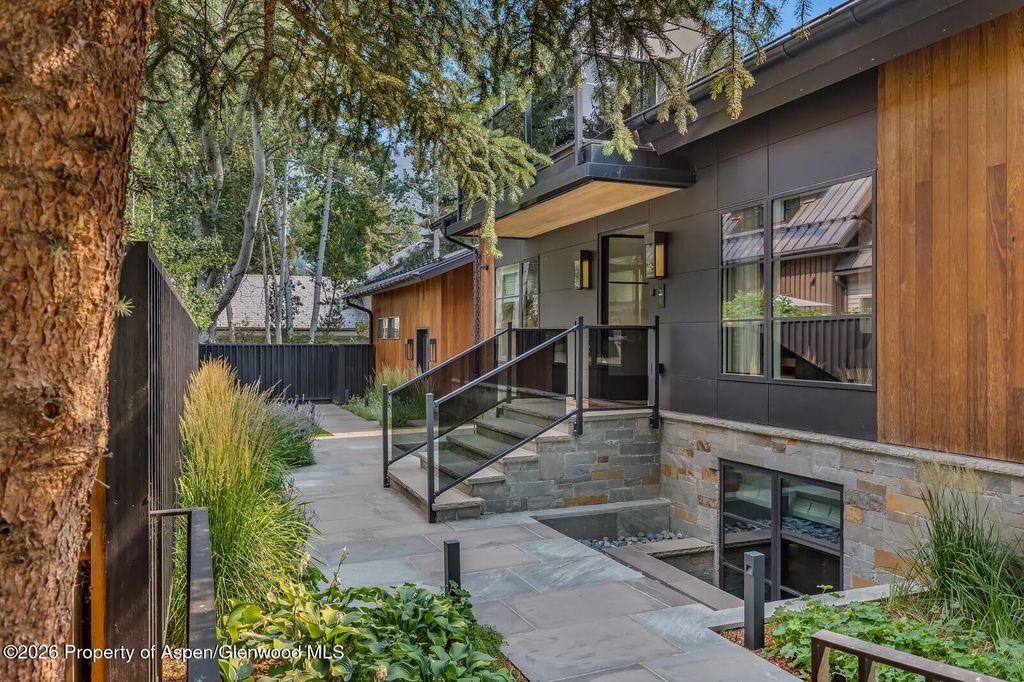 31 of 39 - 500 W Smuggler Street, Aspen, CO