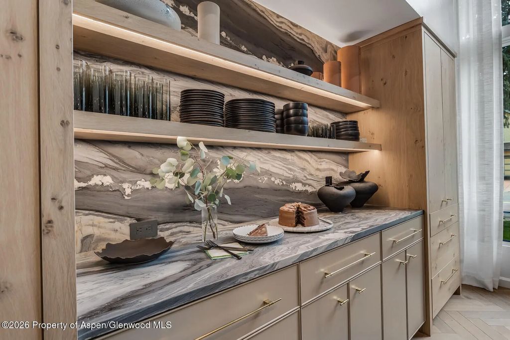 5 of 39 - 500 W Smuggler Street, Aspen, CO