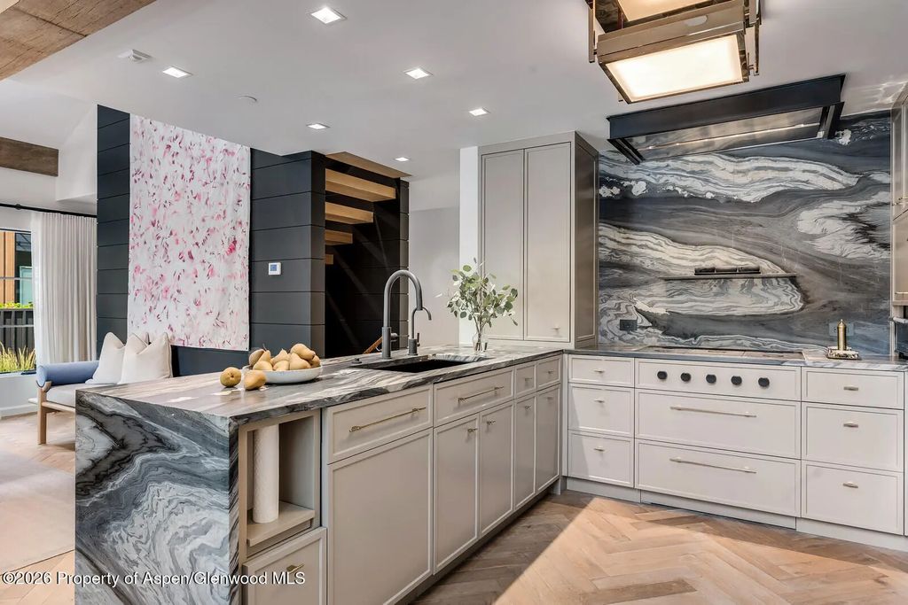 7 of 39 - 500 W Smuggler Street, Aspen, CO