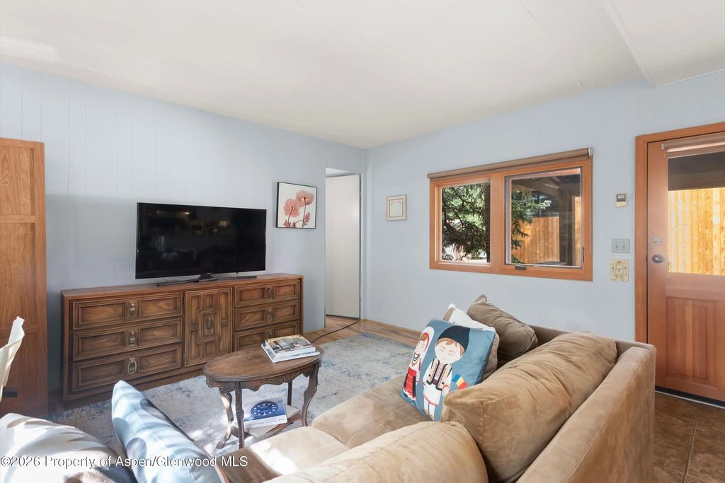 4 of 17 - 311 Oak Lane, Aspen, CO