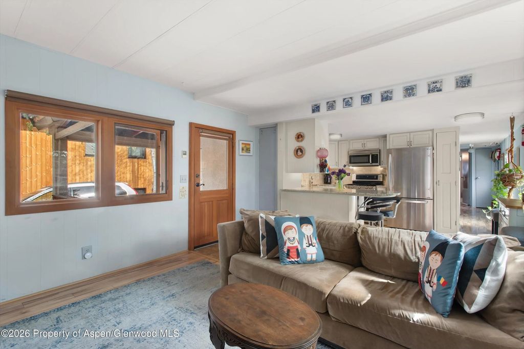 5 of 17 - 311 Oak Lane, Aspen, CO