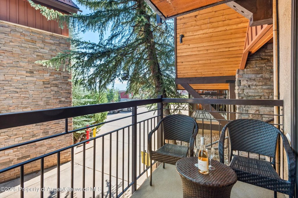 11 of 20 - 400 Wood Road H-2113, Snowmass Village, CO