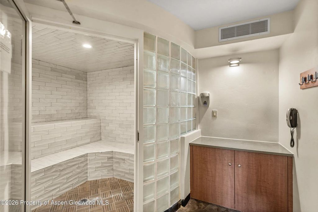 18 of 20 - 400 Wood Road H-2113, Snowmass Village, CO