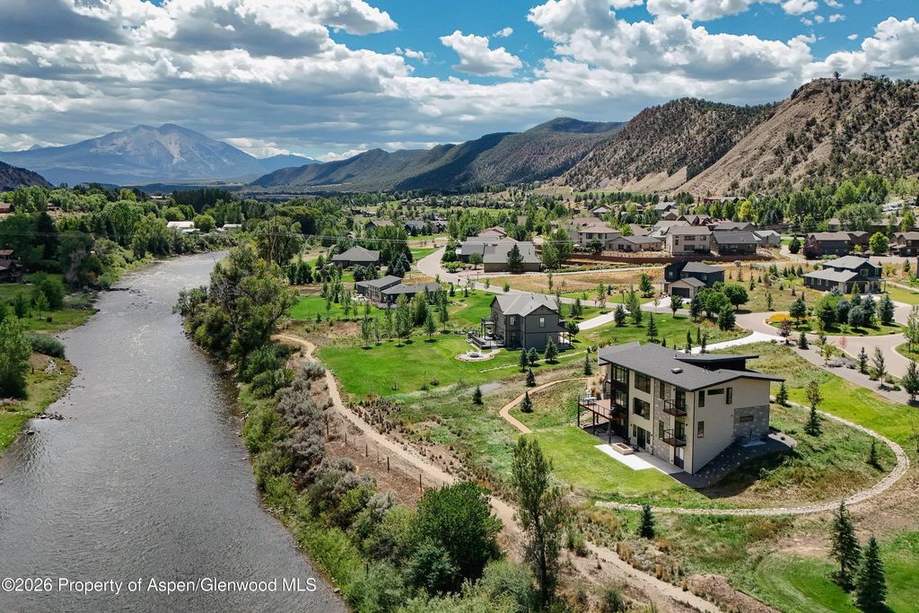 1566 River Bend Way, Glenwood Springs