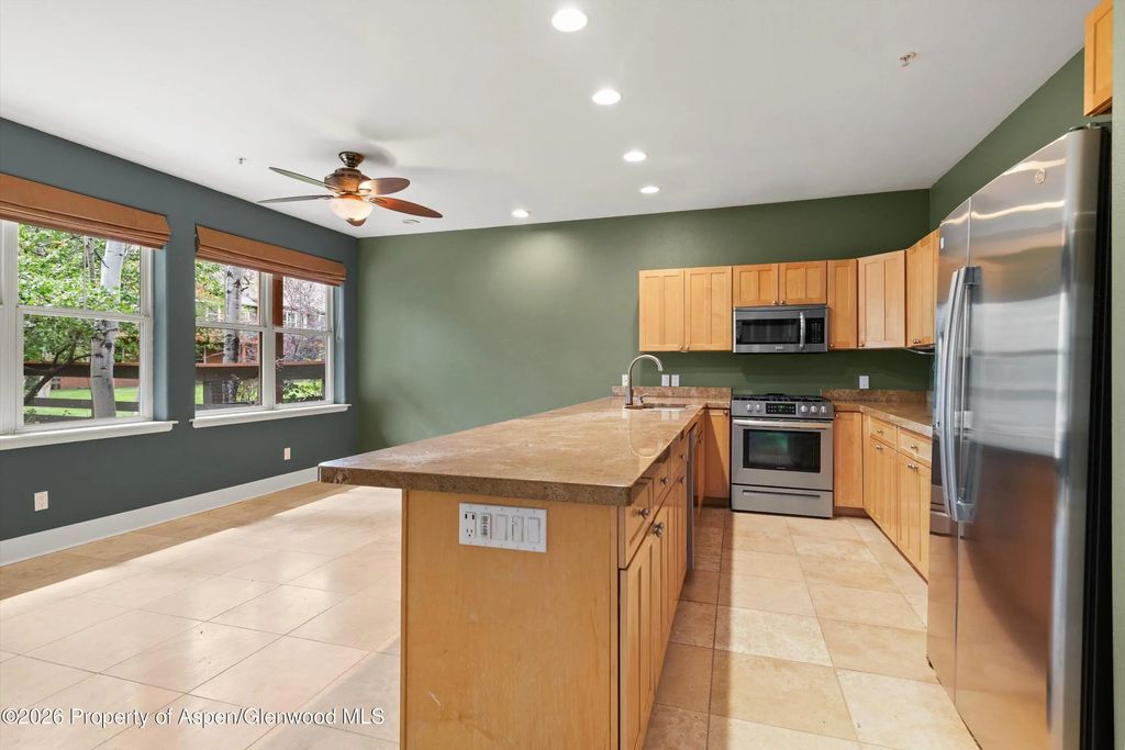 10 of 40 - 610 Evans Court, Basalt, CO