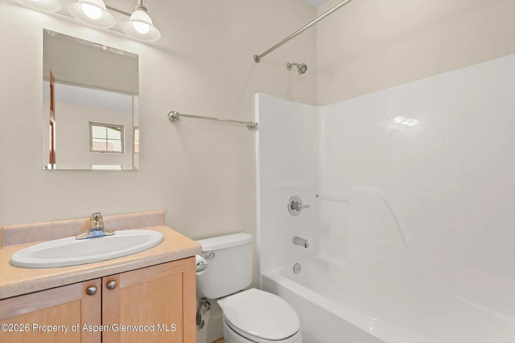 28 of 40 - 610 Evans Court, Basalt, CO