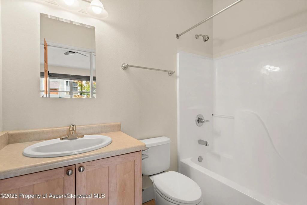 33 of 40 - 610 Evans Court, Basalt, CO