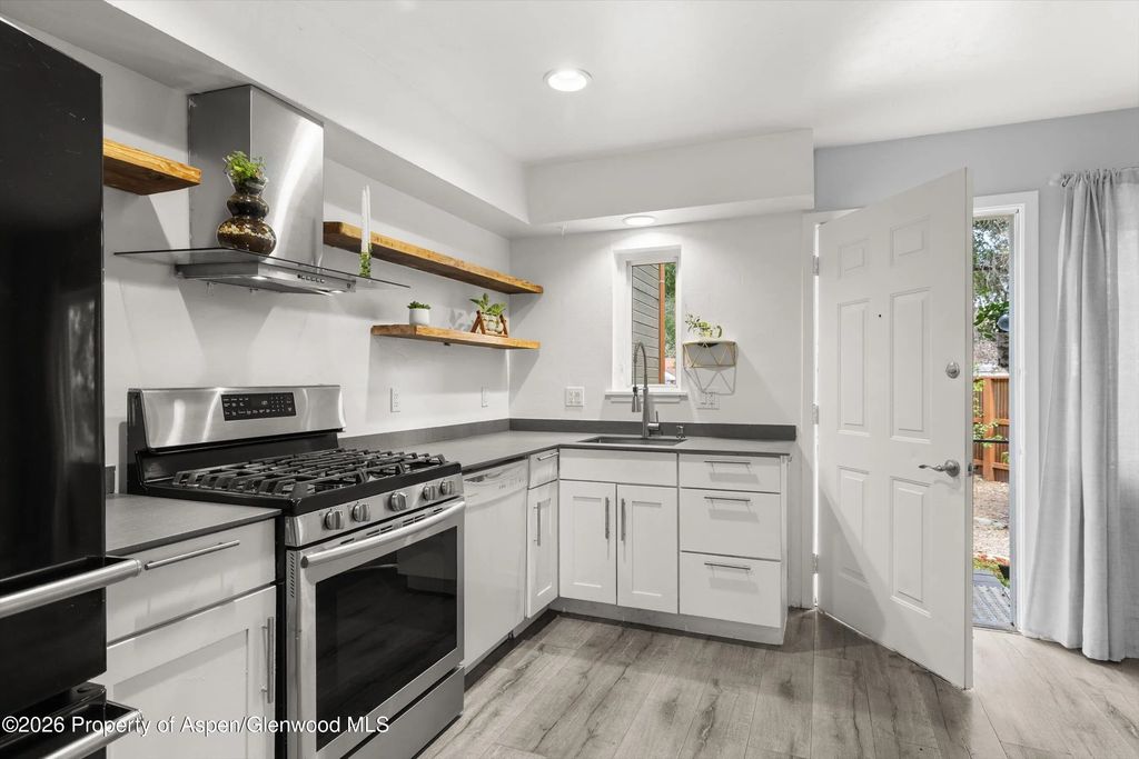 8 of 26 - 372 S 8th Street, Carbondale, CO